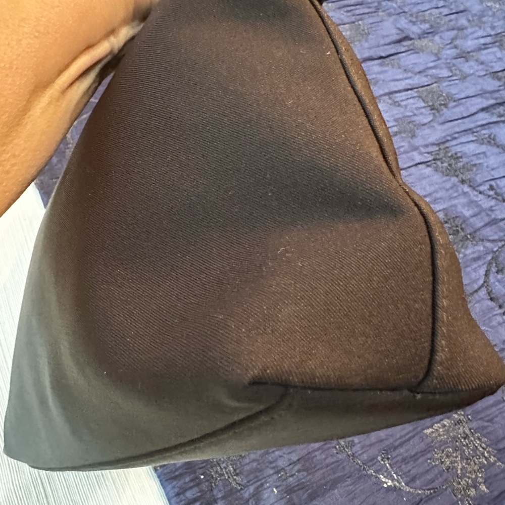 Black Ferragamo Fine Gauge Canvas Shoulder Bag. EUC. - Picture 9 of 15